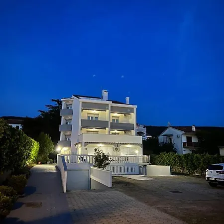 فندق مبيت وإفطار Rosa