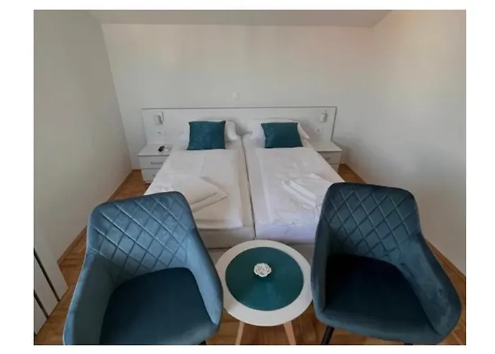 Couette-café Rosa 3*